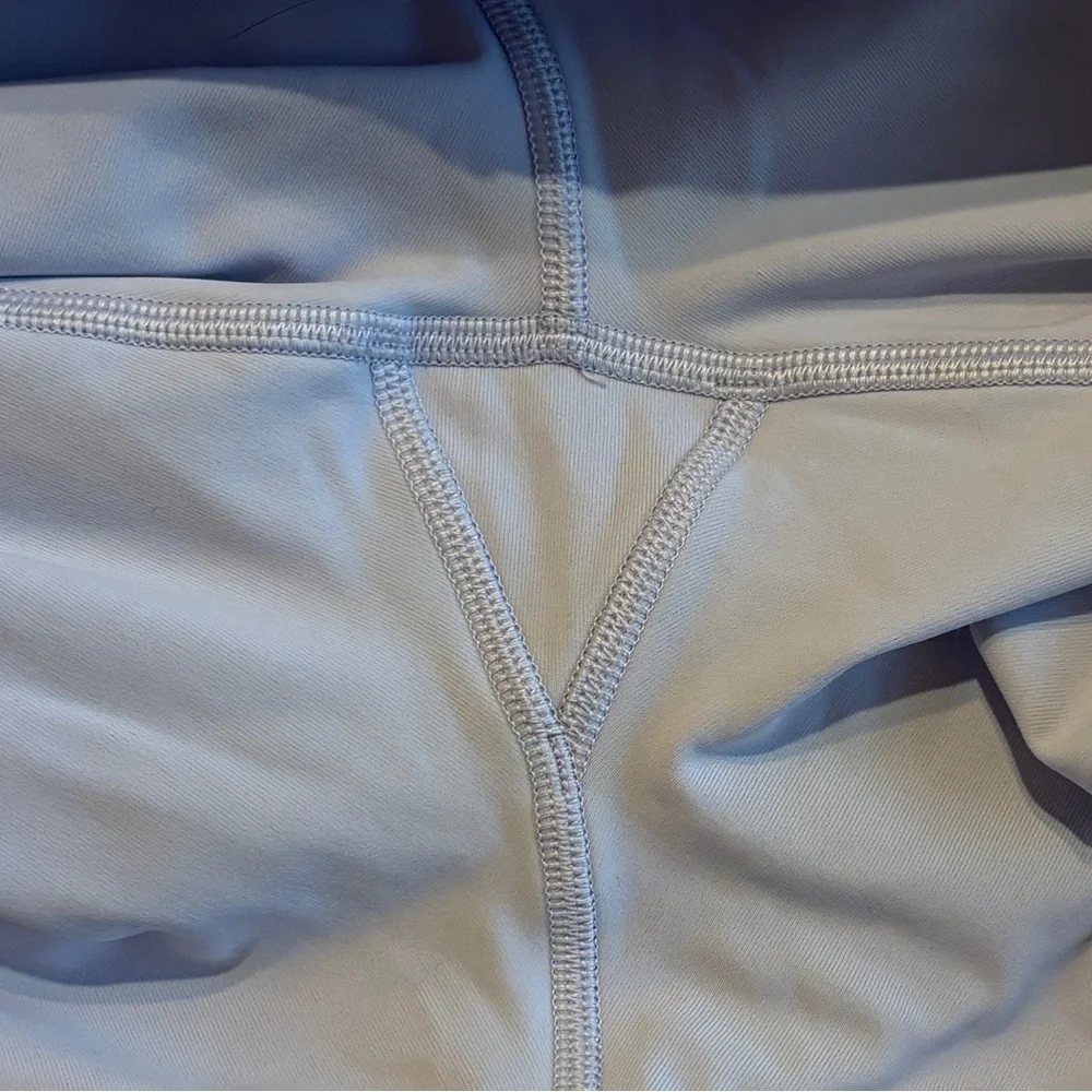 Lululemon Soft icy blue Leggings - Picture 5 of 7